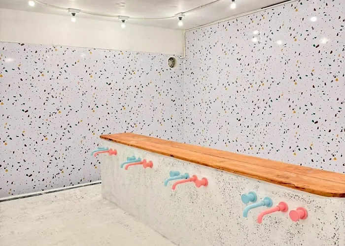 Easy Monday Pool Capsule - Old Town