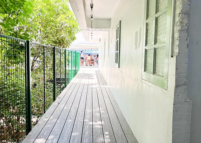 Easy Monday Pool Capsule - Old Town