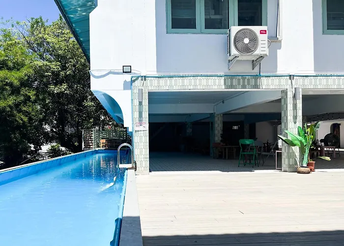 Easy Monday Pool Capsule - Old Town