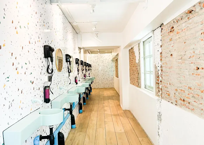 Easy Monday Pool Capsule - Old Town * Bangkok