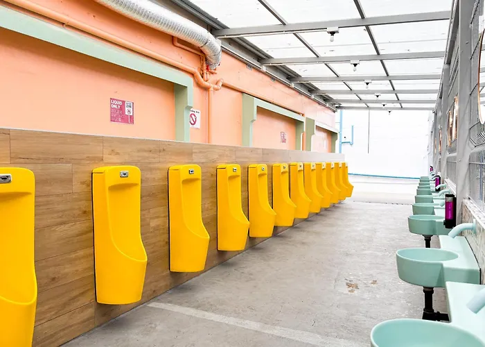 Easy Monday Pool Capsule - Old Town * Bangkok