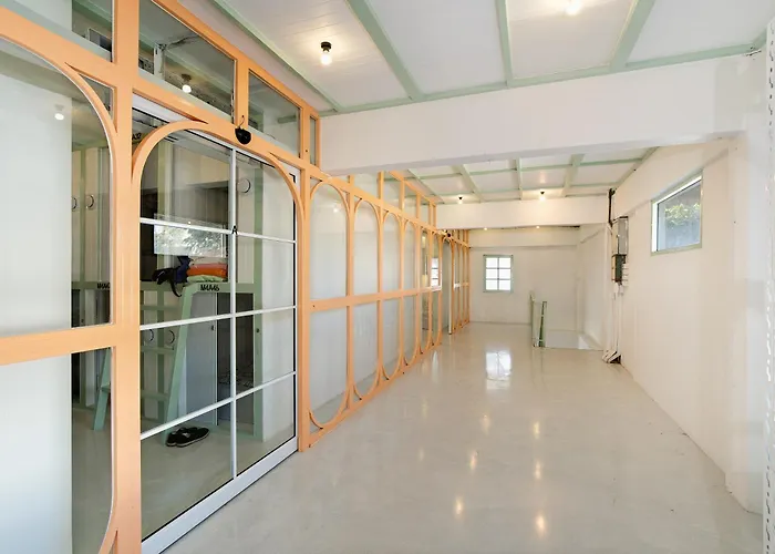 Easy Monday Pool Capsule - Old Town Capsule hotel *