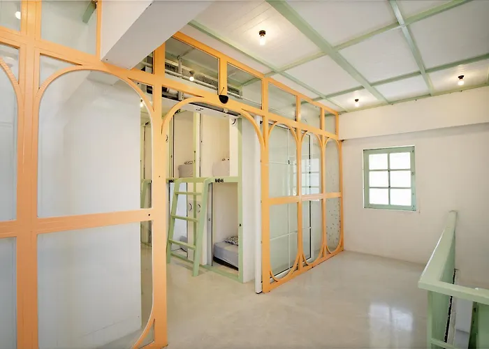 Capsule hotel Easy Monday Pool Capsule - Old Town