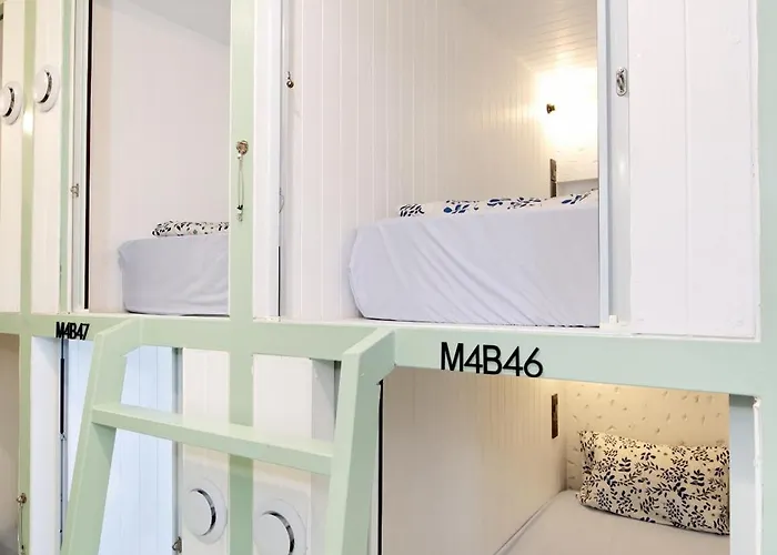 Easy Monday Pool Capsule - Old Town * Bangkok
